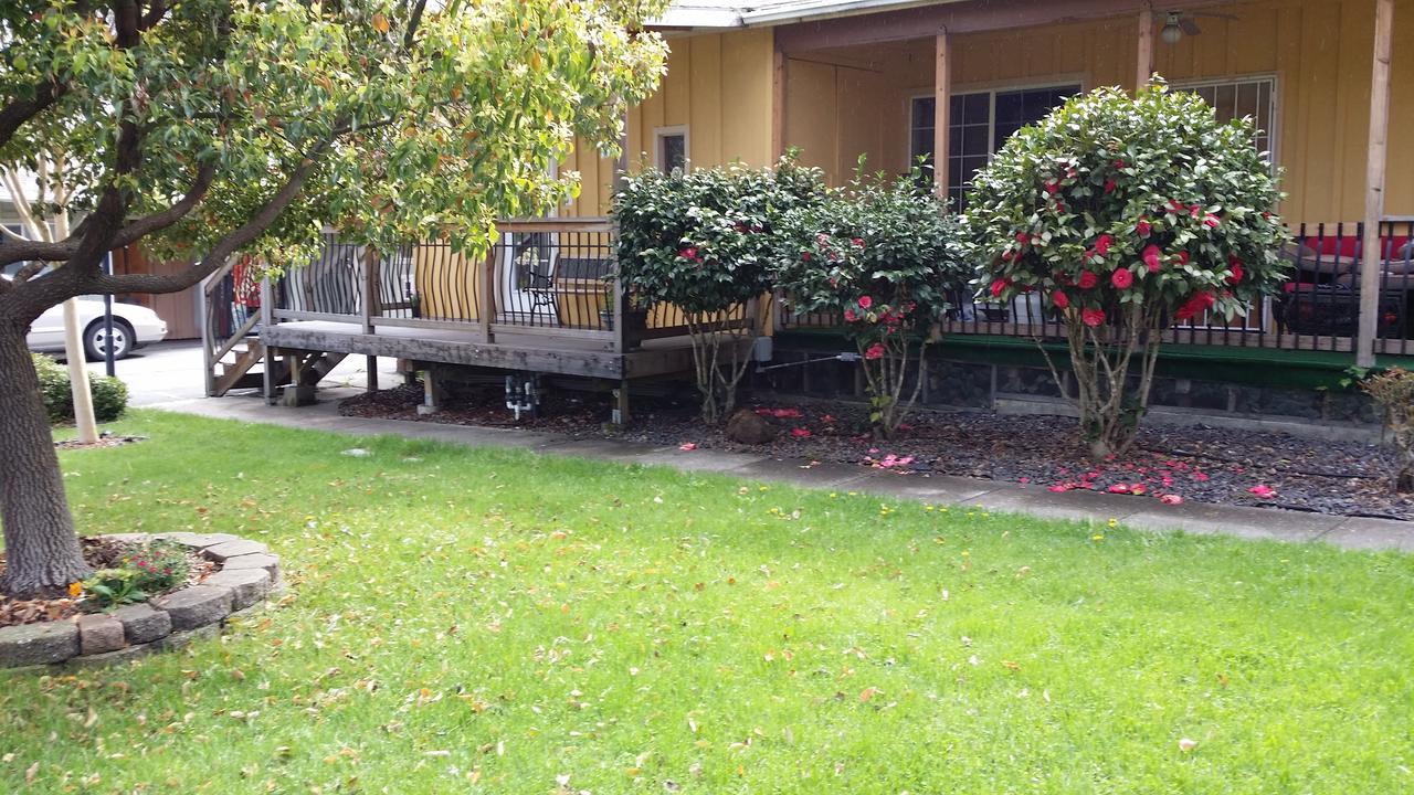 Redwood Inn Willits Εξωτερικό φωτογραφία