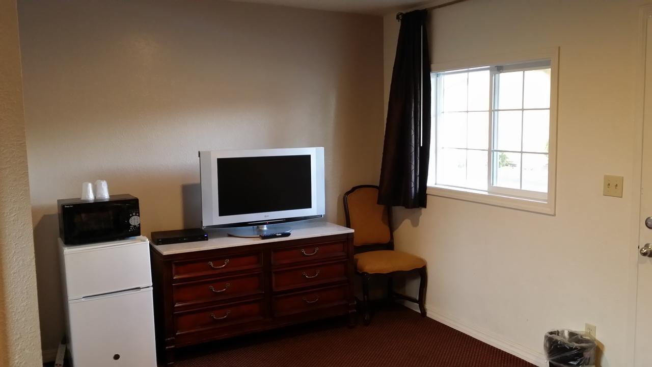 Redwood Inn Willits Εξωτερικό φωτογραφία