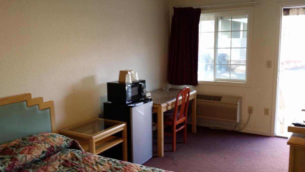 Redwood Inn Willits Εξωτερικό φωτογραφία