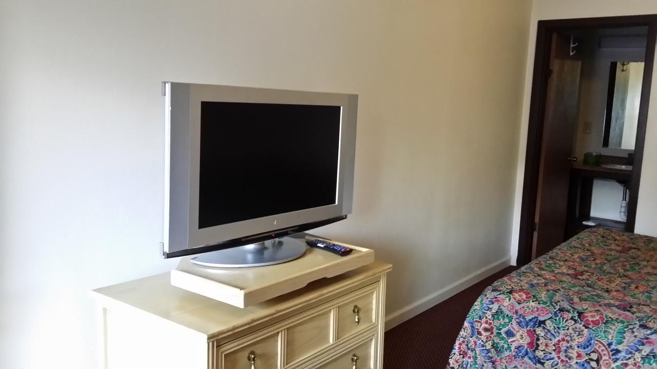 Redwood Inn Willits Εξωτερικό φωτογραφία