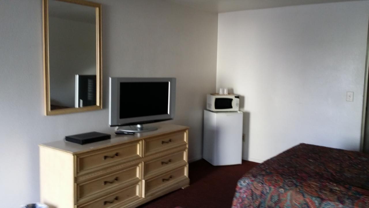 Redwood Inn Willits Εξωτερικό φωτογραφία