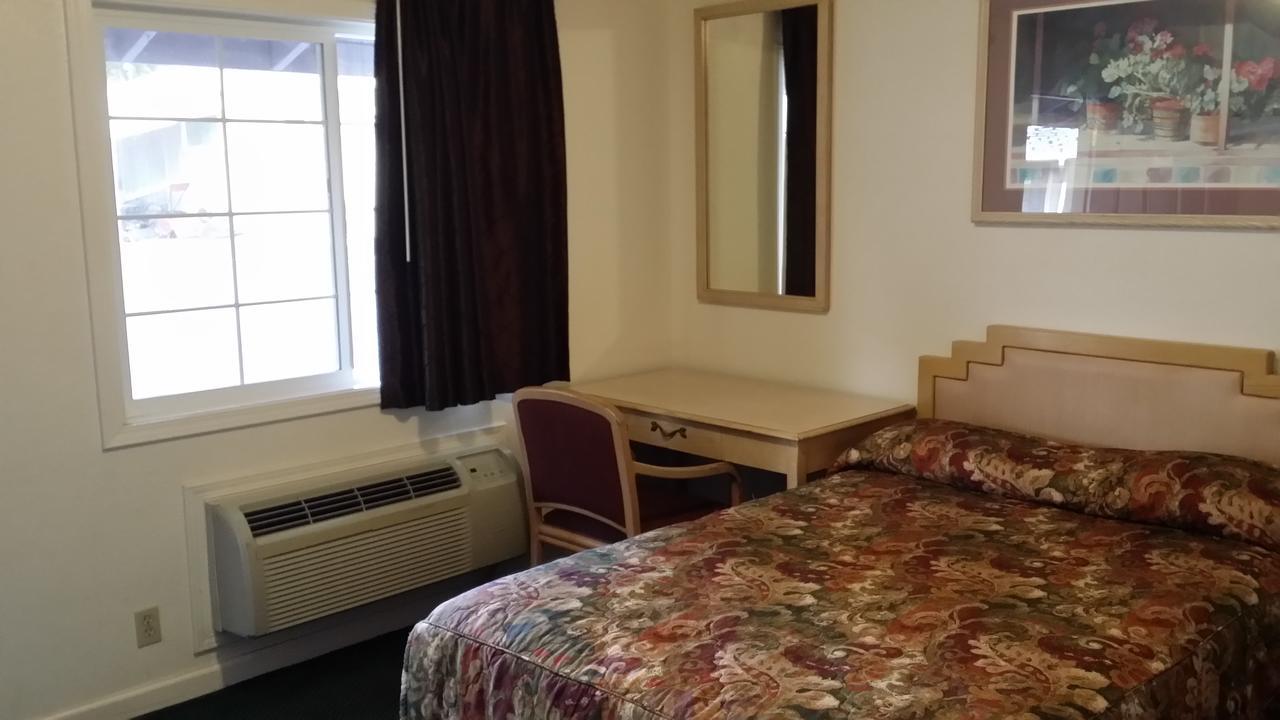 Redwood Inn Willits Εξωτερικό φωτογραφία